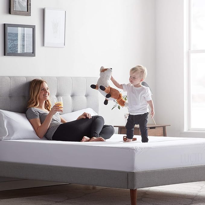 LUCID Zippered Mattress Encasement – Waterproof Twin Size Mattress Protector – Fits Mattresses 6 to 18 Inches with Secure Elastic – Shields All 6 Sides – Quiet cover – White