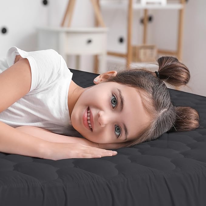 Utopia Bedding Waterproof Mattress Protector, King Mattress Pad, Quilted Fitted Cover Stretches up to 16 Inches Deep (Grey)
