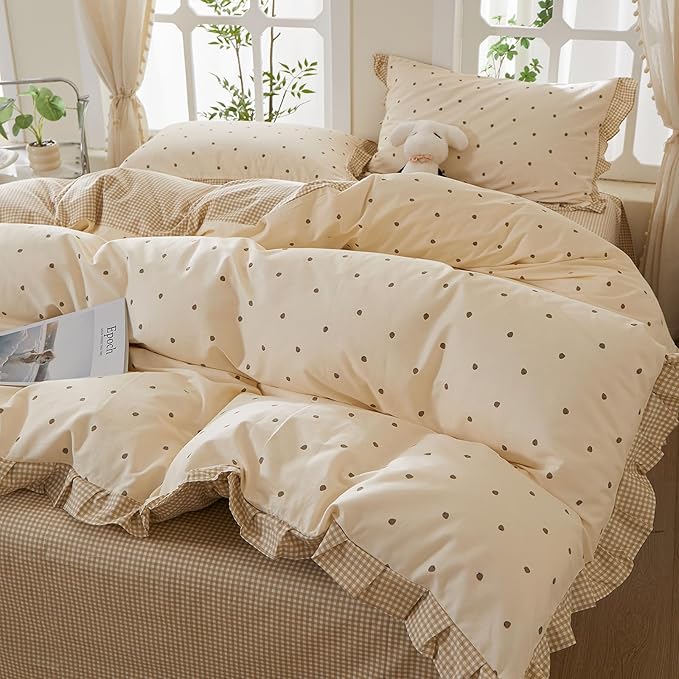 mixinni Floral Duvet Cover Set Queen Size – 100% Cotton 3-Piece Bedding Set with Ruffled Trim, Reversible Vintage Beige Gingham & Strawberry Print, Soft Aesthetic Duvet Cover with Zipper Closure