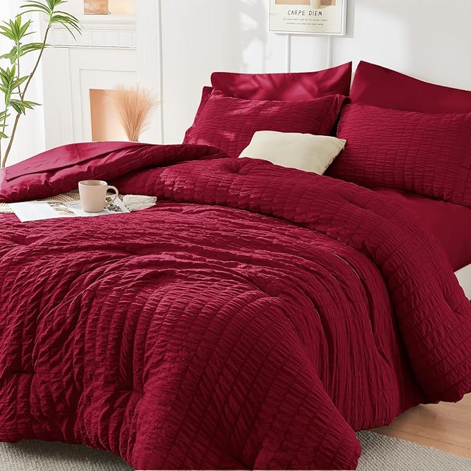 HYMOKEGE Burgundy Duvet Cover Queen Size, Ultra Soft 3-Piece Seersucker Duvet Cover Set with Zipper Closure, Soft Brushed Microfiber Bedding Set with 8 Corner Ties (90"x90", 2 Pillowshams)