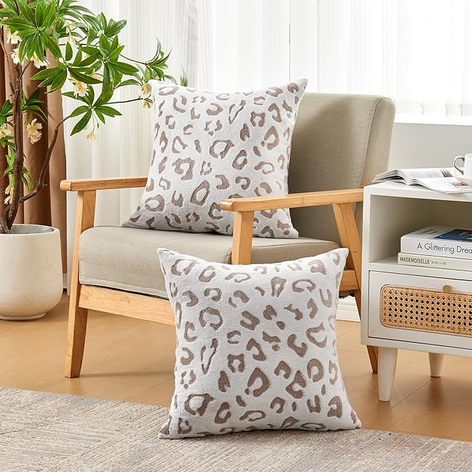 SOCHOW Decorative Throw Pillow Covers 18x18 Inches Set of 2, Soft Leopard Print Flannel Fleece Pillowcase Square Cushion Covers for Sofa Couch Bed, Brown