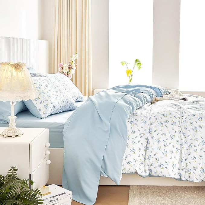 Wake In Cloud - Coquette Duvet Cover Set, Floral Cottagecore Flower Shabby Chic Cute Aesthetic, Soft Lightweight Bedding for Women Teen Girls, 3-Piece, White Blue, Queen Size