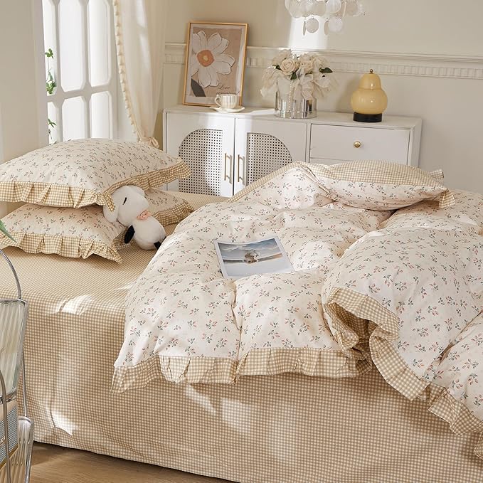 mixinni Beige Floral Duvet Cover Full Size, 100% Cotton Cute Strawberry Floral Ruffle Bedding Set, Vintage Cottagecore Reversible Tan Gingham Aesthetic 3PC with Zipper Closure & Pillowcases