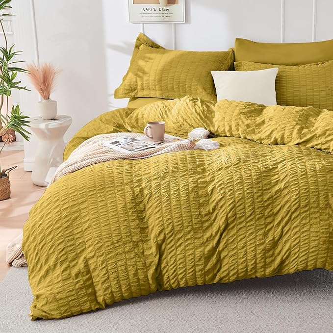 HYMOKEGE Mustard Yellow Duvet Cover Queen Size, Ultra Soft 3-Piece Seersucker Duvet Cover Set with Zipper Closure, Soft Brushed Microfiber Bedding Set with 8 Corner Ties (90"x90", 2 Pillowshams)