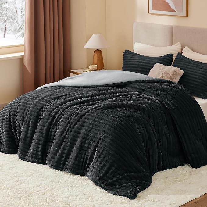 BEDELITE Fleece Oversized Queen Comforter Set -Super Soft & Warm Fluffy Black Bedding, Luxury Fuzzy Heavy Bed Set for Winter with 2 Pillow Cases
