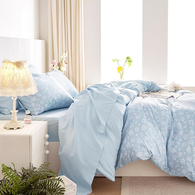 Wake In Cloud - Coquette Duvet Cover Set, Floral Cottagecore Flower Shabby Chic Cute Aesthetic, Soft Lightweight Bedding for Women Teen Girls, 3-Piece, Light Blue, Queen Size