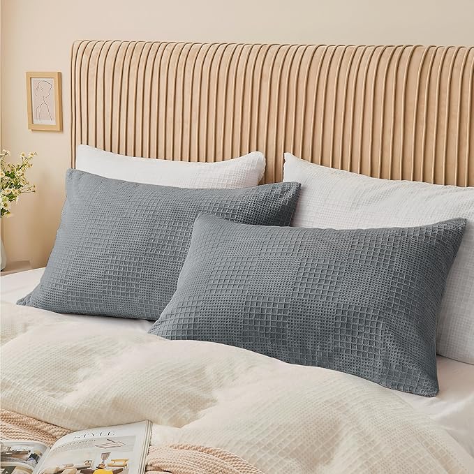 BEDELITE Flannel King Size Pillow Cases Set of 2, Decorative Waffle Weave Fleece Pillowcasess with Zipper for Bedroom, Sofa, Luxury Cozy Pillow Shams for All Seasons(20x40 Inches, Grey-Waffle)