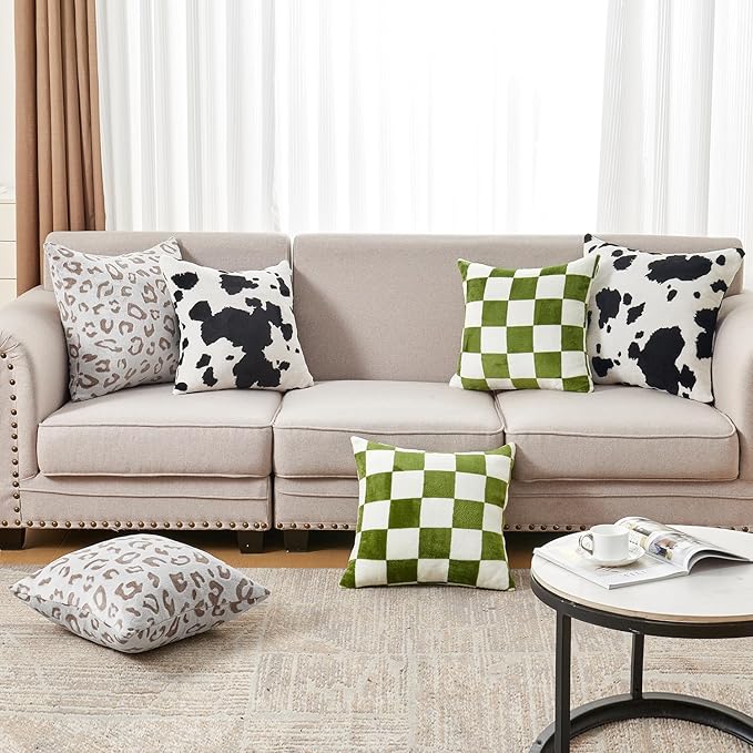 SOCHOW Decorative Throw Pillow Covers 18x18 Inches Set of 2, Soft Leopard Print Flannel Fleece Pillowcase Square Cushion Covers for Sofa Couch Bed, Brown