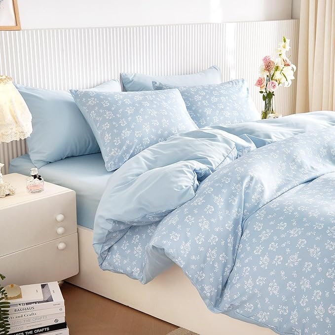 Wake In Cloud - Coquette Duvet Cover Set, Floral Cottagecore Flower Shabby Chic Cute Aesthetic, Soft Lightweight Bedding for Women Teen Girls, 3-Piece, Light Blue, Twin/Twin XL Size