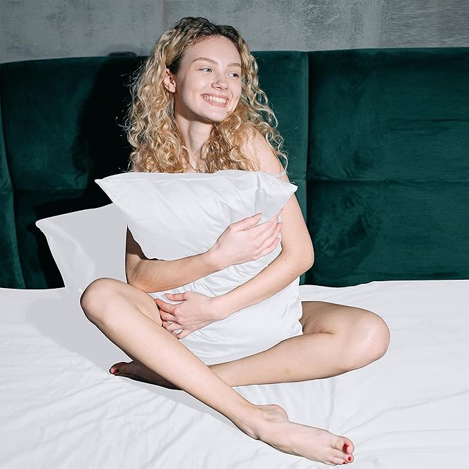 100% Egyptian Cotton Pillow Protectors Set of 2, 600 Thread Count King Size Bed Pillowcase with Zipper, Sateen Weave Cooling Pillow Cover Quiet and Breathable Easy Care (2PCS, King, White)