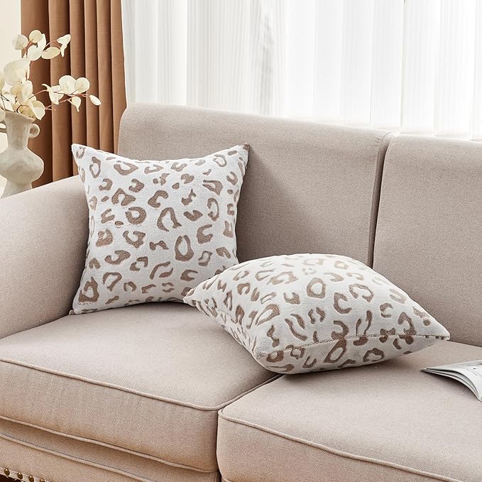 SOCHOW Decorative Throw Pillow Covers 18x18 Inches Set of 2, Soft Leopard Print Flannel Fleece Pillowcase Square Cushion Covers for Sofa Couch Bed, Brown