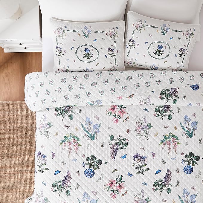 Spode – King Size Quilt Set, 100% Soft & Reversible Bedding, Hydrangea Lilac Floral & Butterfly Print, 3 Piece Bed Set with Matching Pillowcases (Portmeirion Botanic Garden)