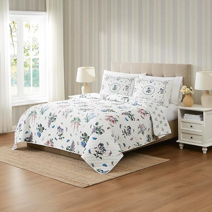 Spode – King Size Quilt Set, 100% Soft & Reversible Bedding, Hydrangea Lilac Floral & Butterfly Print, 3 Piece Bed Set with Matching Pillowcases (Portmeirion Botanic Garden)
