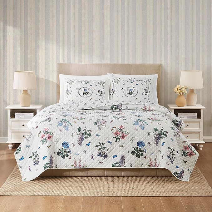 Spode – Twin Size Quilt Set, 100% Soft & Reversible Bedding, Hydrangea Lilac Floral & Butterfly Print, 2 Piece Bed Set with Matching Pillowcase (Portmeirion Botanic Garden)