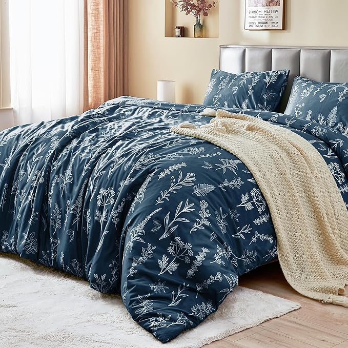 MUXHOMO Duvet Cover King Size, Reversible Floral Navy Duvet Cover Set with Zipper Closure, 3 Pieces Botanical Patterns Soft Microfiber Bedding Set (90"x104", 2 Pillow Cases 20"×36")