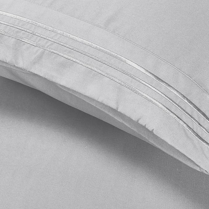 Elegant Comfort Luxury Ultra-Soft 2-Piece Pillowcase Set - 1500 Premium Hotel Quality Microfiber Double Brushed - Wrinkle Resistant, Standard/Queen, Silver Blue